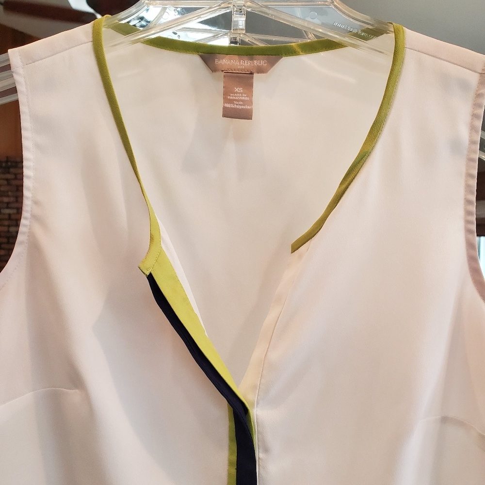 Banana Republic Shell Blouse - Picture 3 of 7